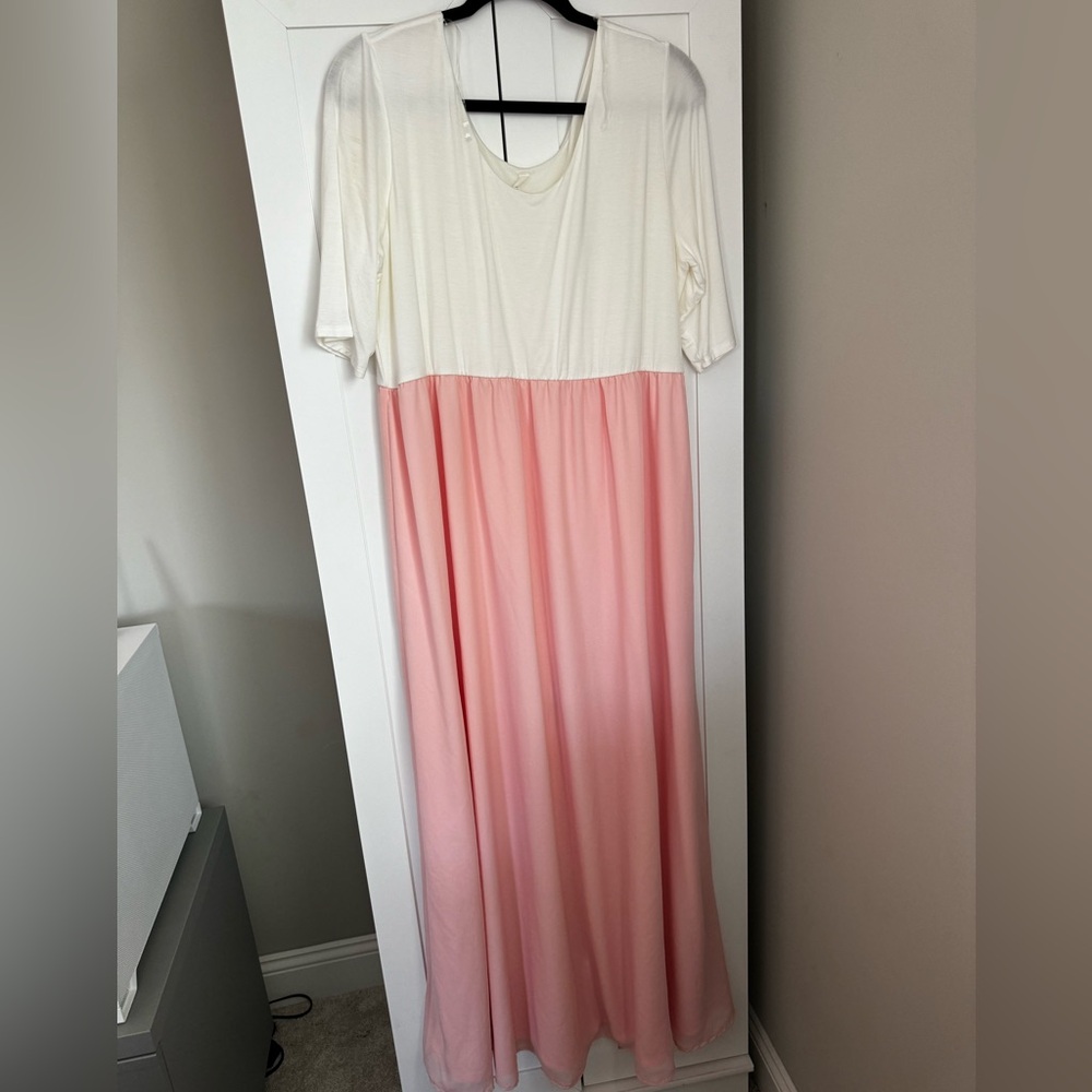 Beautiful Maxi Maternity Dress 🤰🏼